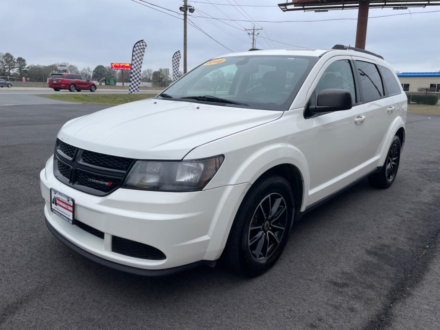 2018 White Dodge Journey (3C4PDCAB1JT) with an 4-Cyl, 2.4 Liter engine, Automatic, 4-Spd w/AutoStick transmission, located at 8008 Warden Rd, Sherwood, AR, 72120, (501) 801-6100, 34.830078, -92.186684 - Photo#3